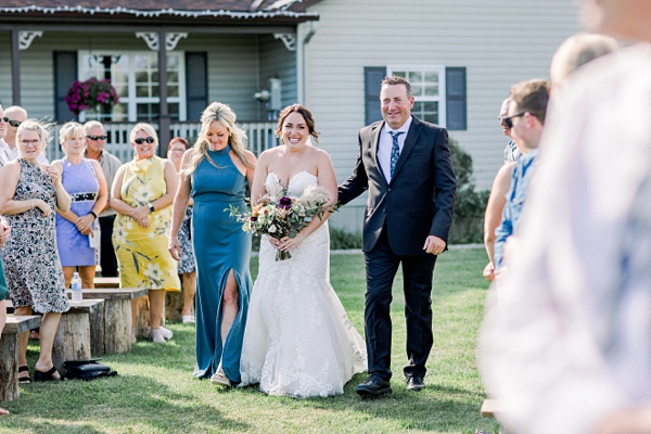 A 'backyard wedding' unlike anything you've ever seen – Horse farm wedding  photos on a family property - Amy Pinder Photography Blog